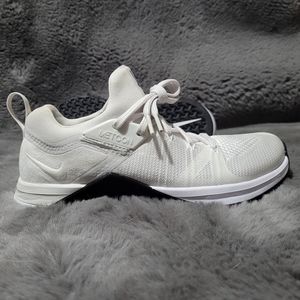 New nike metcon flyknit size 8